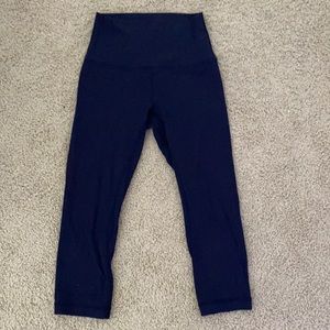 Size 4, navy blue lulu align leggings, 3/4 length